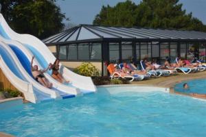 Campings Camping 4 etoiles - Piscine - ccafffb : photos des chambres