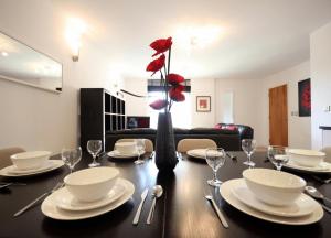 Reading Spacious Two Bedroom Apartment