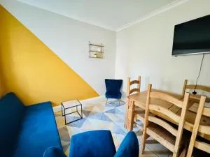 Newly redecorated 4 bed with private courtyard and terrace 5 mins to racing - Dullingham