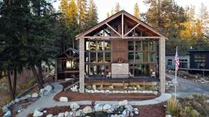 Hayden Lake Lodge, Game Area,Lake access,Sleeps 20 - Athol
