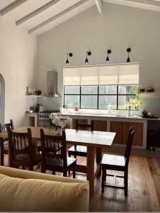 Casa Margarita, libros & Sierras