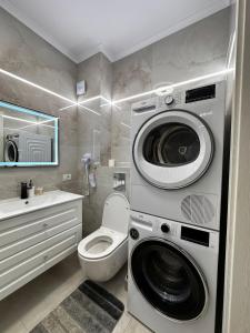 Sarah Apartment Arena