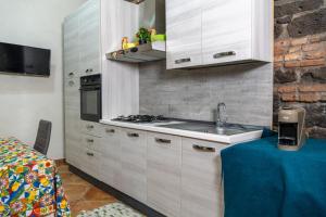 Doors Garibaldi Apartment