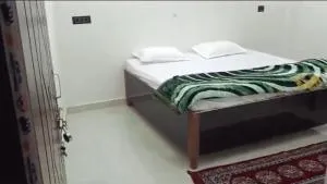 White House Homestay - Naini