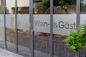 Wein- und Gästehaus M. Bai