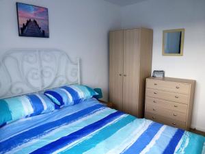 Brambles Chine 209 Self Catering Holiday Home Colwell Bay Isle of Wight - Ferry Offers - September October Availability