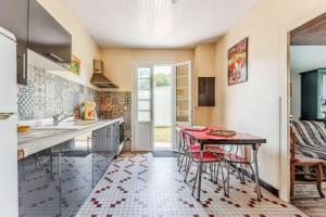 Maisons de vacances Maison charmante a Soulac-sur-Mer avec jardin cloture : photos des chambres