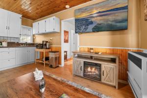 Hideaway Cabin - Cozy romantic cabin perfect for couples