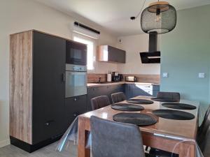 Appartement vue étang et port de Dahouët