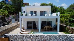 Beachfront Alma Villa with Private Pool ZanzibarHouses