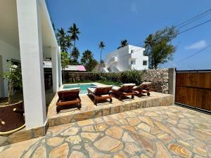 Beachfront Alma Villa with Private Pool ZanzibarHouses