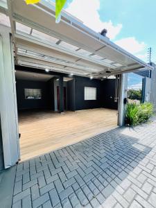 Moderno Sobrado Climatizado com Ar Quente e Frio