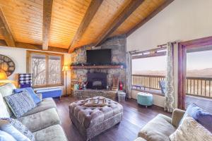 Beech Mountain Home with Game Room and Mountain Views!