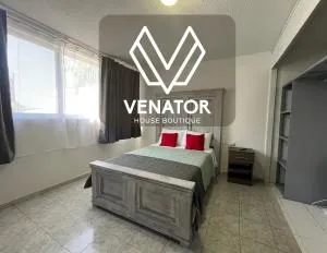 7 VENATOR House Boutique - Los Castillos