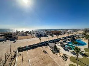 Poolside Family Retreat 2BR Condo - Las Conchas