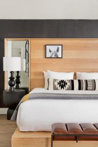 Standard King Room room in Continuum Hotel