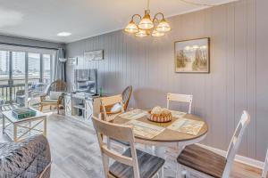 BBQ Ready and Beach Access Myrtle Beach Getaway