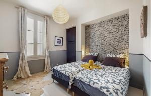 Amazing Home In Saint-Georges-De-Didon