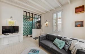 Amazing Home In Saint-Georges-De-Didon