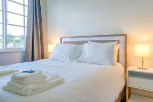 CHIC AND COZY 1 Br and 1Bth Suite on Collins Ave
