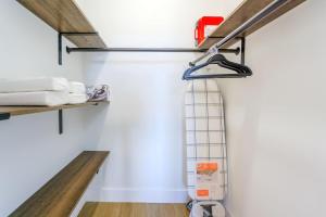 CHIC AND COZY 1 Br and 1Bth Suite on Collins Ave