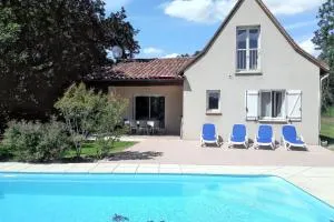 Villa ravissante à Loubressac avec piscine privée - 奥特埃尔