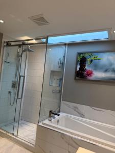 Cozy & spacious 3 BDR condo