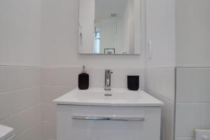 Sojourns Eastern Market Carriage House Sleeps 2