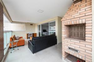 Novíssimo 3 quartos na Enseada a 10 min da praia com Terraço Gourmet