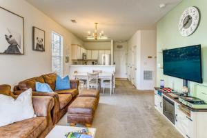 Myrtle Beach Condo 6 Mi to Ocean!