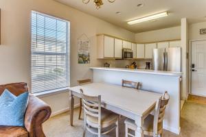 Myrtle Beach Condo 6 Mi to Ocean!