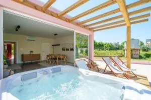 Bacelos pink house - riverfront with jacuzzi - Cascão