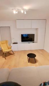 Bright 2 bedrooms flat w parking&balcony-FENT1