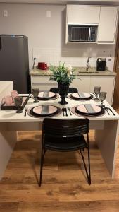 Apto 2 suítes, wifi e estacionamento