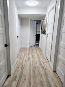 1 Bedroom Apartment with Living Room and Full Washroom to yourself alone and a private car park