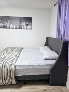 1 Bedroom Apartment with Living Room and Full Washroom to yourself alone and a private car park