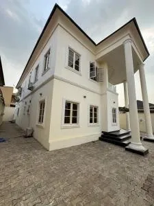 The Breeze Apartment Magodo - Sagisa