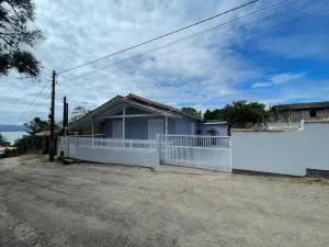 Refúgio na Praia de Laguna - Imaruí