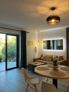Élégante villa vue mer à 300 m du centre ,Jardin clos, terrasse, parking Gratuit,2 chambres,2 SDB