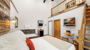 The Lodge at Genesis Ranch