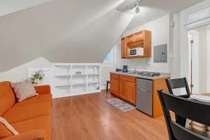 Charming Belmont Condo Near Boston condo - Bedford