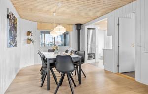 4 Bedroom Nice Home In Otterup