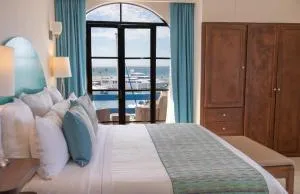 The Westmarine Waterfront Hotel - Pichilnque