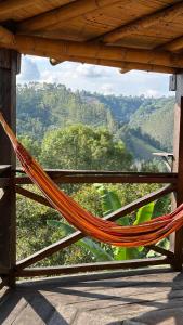 Cabaña entre cafetales en Salento
