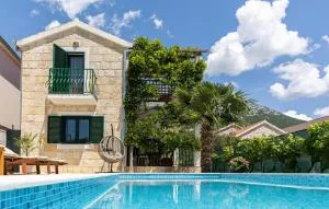 Lovely Home In Omis With Wifi - Zvečanje