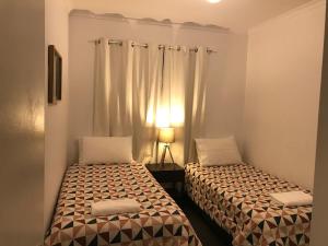 Executive 4BR 3Bath Entire Apartment in Heart of the City & Parking