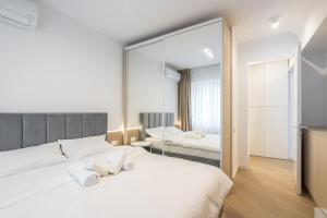 Cortina North Premium Smart Apartment with Parking