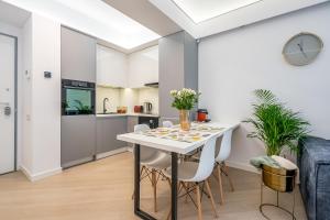 Cortina North Premium Smart Apartment with Parking