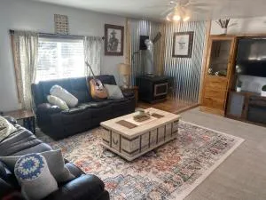 Zion to Bryce cowboy cabin - 潘圭奇