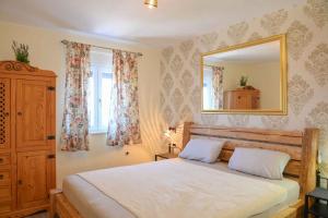 Holiday home in Dobrec 53284